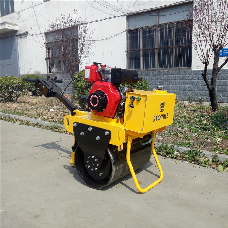 單鋼輪小型壓路機雨天是如何進行施工作業的？
